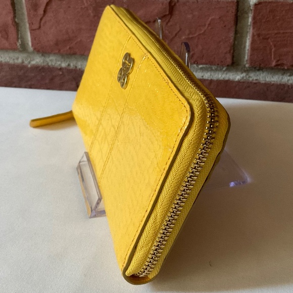 NEW Coach Accordion Embossed Snakeskin Yellow Leather Zip Wallet NWOT - Picture 3 of 15